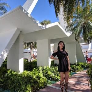 Meet your Posher, Lucy